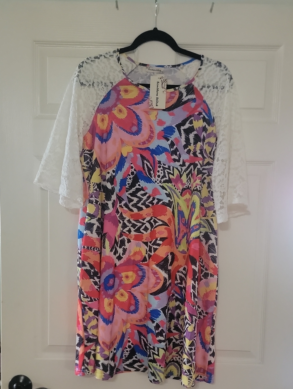 Women’s Lace Raglan Sleeve Midi Dress in White and Multi-Color Floral